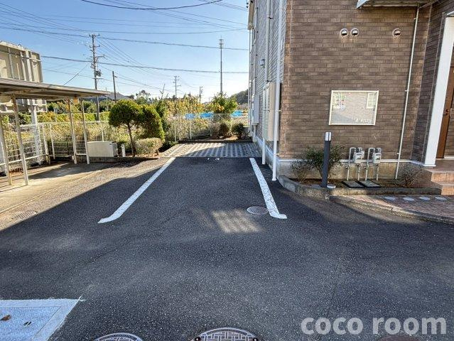 エテルノDの駐車場