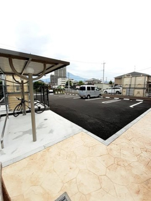 【駐車場】 | ル・ドルチェⅤ | カースペースがあります