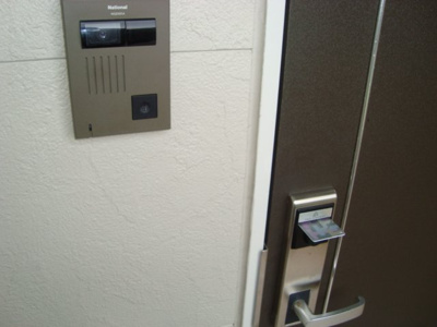 【玄関】 | ひだまりの丘 | 玄関（カードキー）