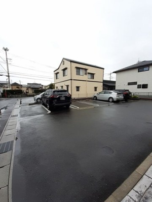 【駐車場】 | サザンレジデンス | 駐車場があるので、車を買う予定の方も安心です