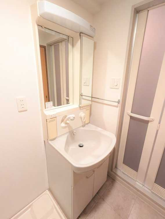 ベルフォンテ弦巻　南向き　追焚　オートロックの洗面所