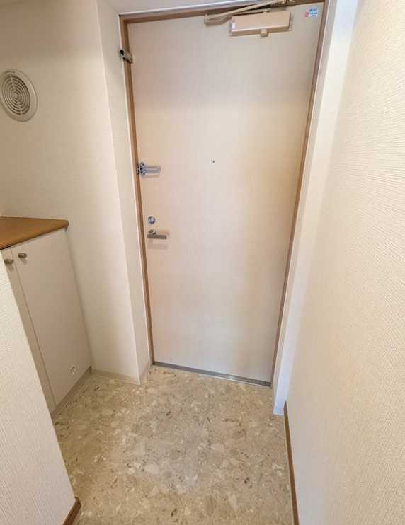 ベルフォンテ弦巻　南向き　追焚　オートロックの玄関