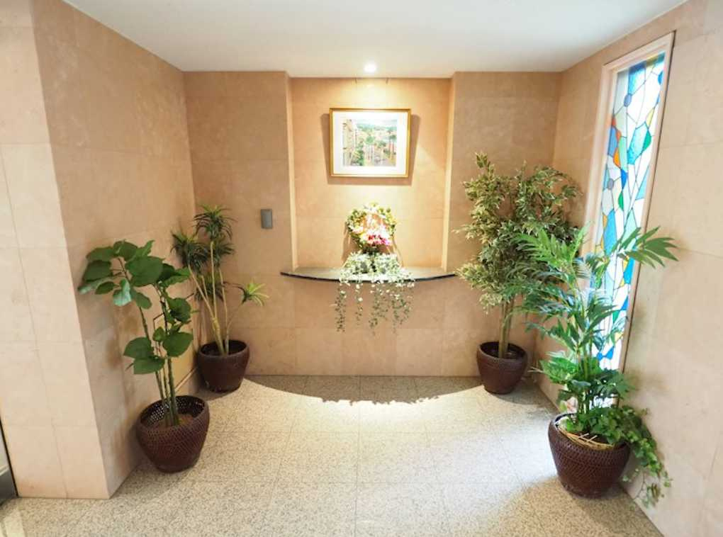 ベルフォンテ弦巻　南向き　追焚　オートロックのロビー