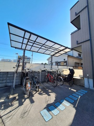 メゾン　ユーフォリーのその他共用部分|★敷地内　屋根付き駐輪場★