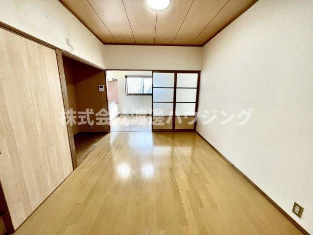 杭全4丁目貸家の居間・リビング