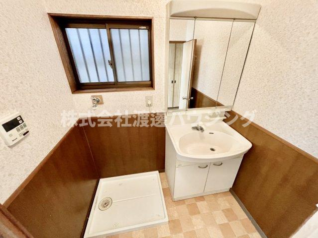 杭全4丁目貸家の洗面所