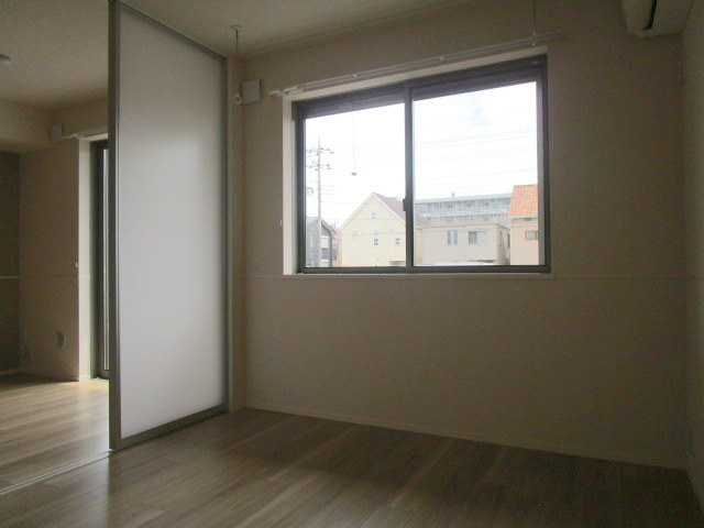 Ｒｅｖｅｕｒ　Ｈａｎａｚｏｎｏ　リヴェールハナゾノの洋室|★南側洋室★