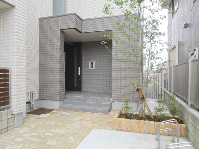 Ｒｅｖｅｕｒ　Ｈａｎａｚｏｎｏ　リヴェールハナゾノのエントランス|★エントランス★