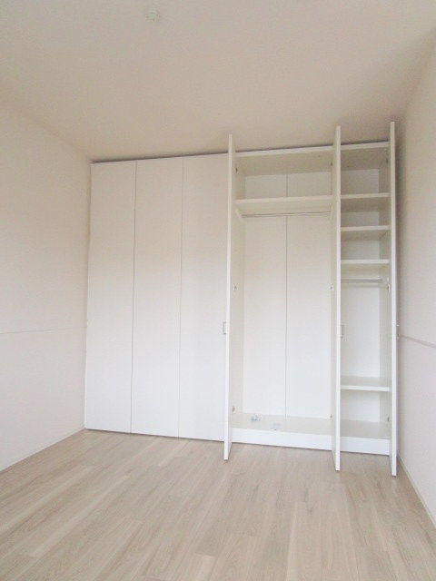 Ｒｅｖｅｕｒ　Ｈａｎａｚｏｎｏ　リヴェールハナゾノの寝室|★南側洋室★