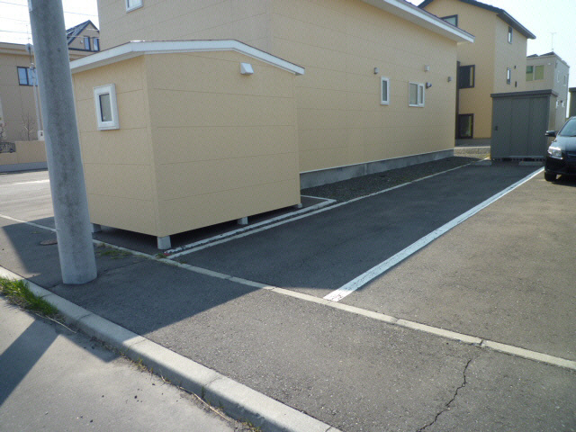 文苑３－５５－１３テラスハウスの駐車場