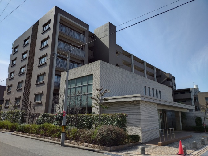 ジオ甲子園口ノーヴの外観|閑静な住宅地内のマンション。落ち着いて暮らしていただけます。