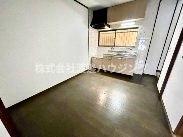 桃谷3丁目貸家の居間・リビング