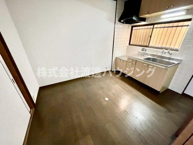 桃谷3丁目貸家の居間・リビング