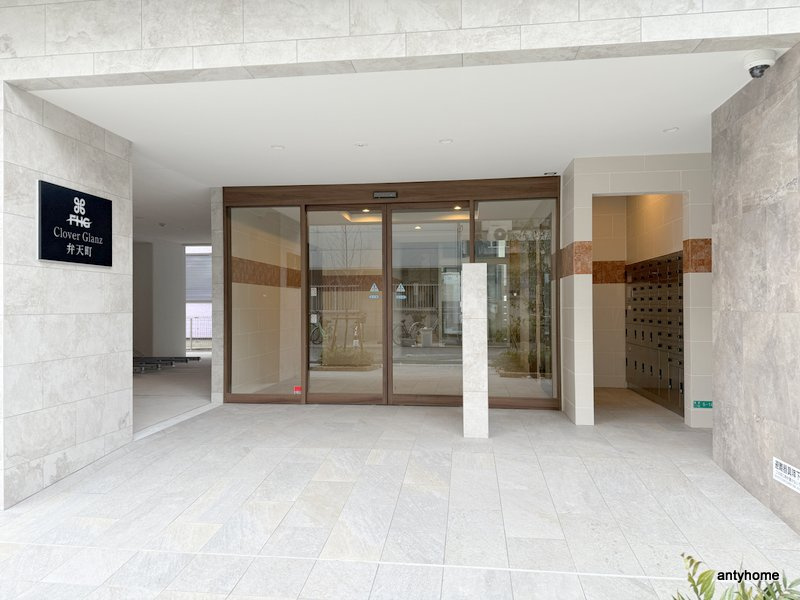 クローバー・グランツ弁天町　仲介手数料無料のエントランス