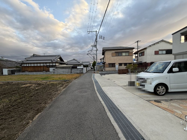 【前面道路含む現地写真】 | 和泉市寺田町１丁目戸建 | 北東側通路を北側から撮影しました。