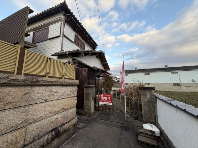 【外観】 | 和泉市寺田町１丁目戸建 | 駐車場から撮影しました。
