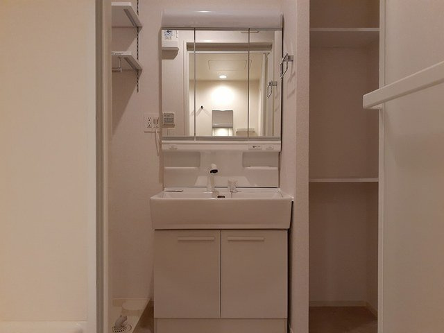 カーサ・セレーノの洗面所