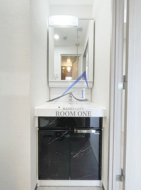 プレール・ドゥーク戸越銀座通りの洗面所|独立洗面台です。