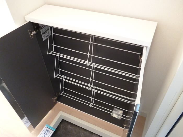 府中市寿町３丁目の賃貸マンションの玄関