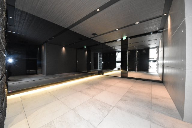 エスレジデンス堺筋本町Deuxのエントランス