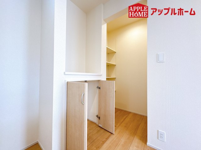 [新築住宅] 鴻巣市本町7丁目 全3棟の収納|パントリースペース