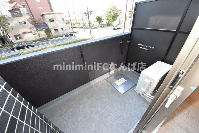 プレサンス大国町ラヴェニールのバルコニー