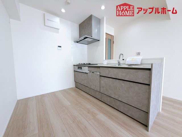 [中古マンション] グリーンパーク大宮のキッチン|対面式キッチンは、家族のコミュニケーションを育み、子育て家族にも好適なプラン！