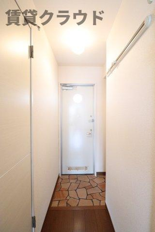 サンシャトーⅡの玄関|明るい玄関です