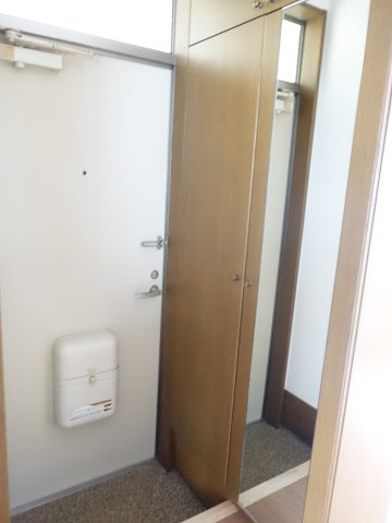 U・I笹口の玄関