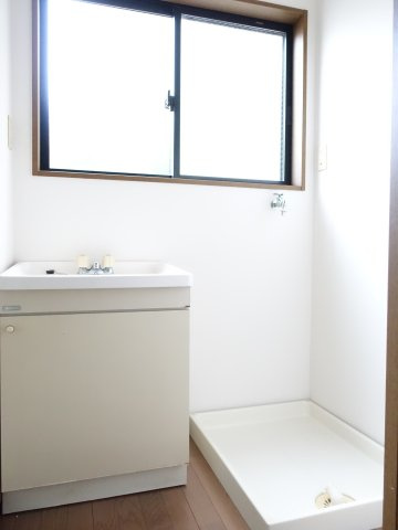 U・I笹口の洗面所