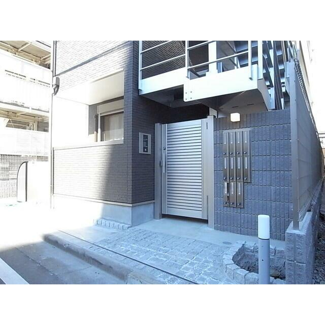 ジェンティーレ三軒茶屋　ネット無料　築浅　オートロックのエントランス