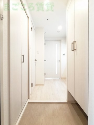 【玄関】 | フォーリアライズ阿波座ウエスト