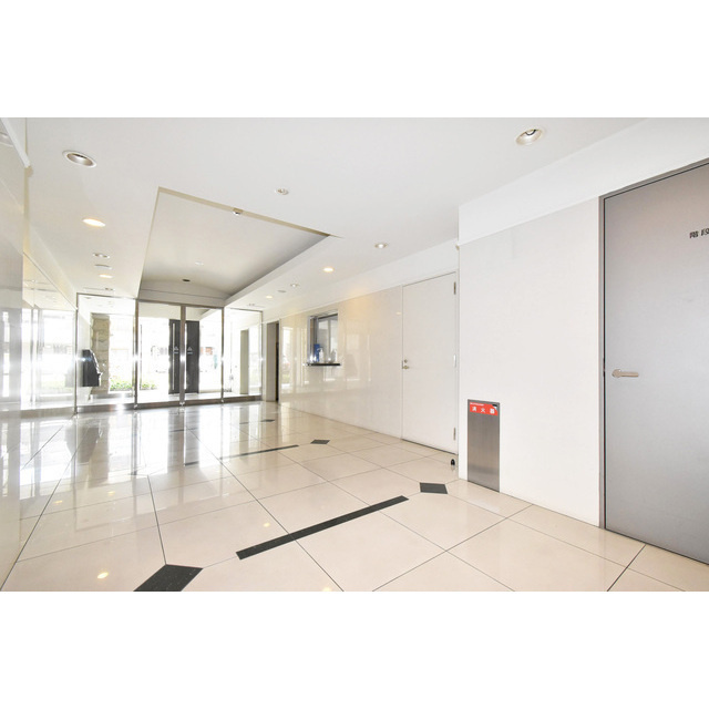 Gramercy Sakaeの居間・リビング