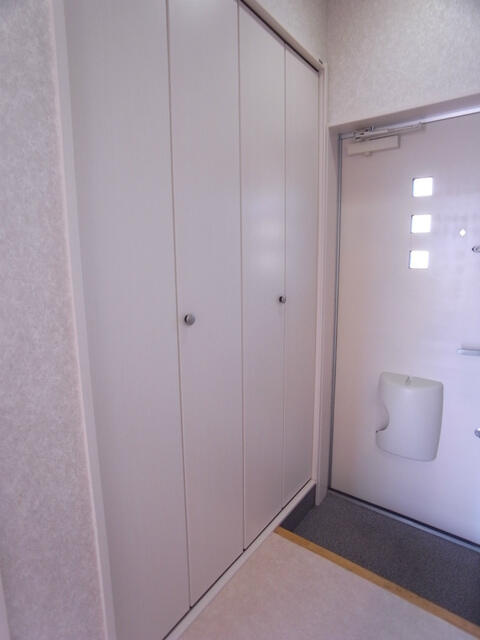 リリックコートひまわりの玄関