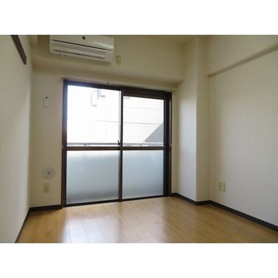 【居間・リビング】 | エバーグレース西府 | 洋室