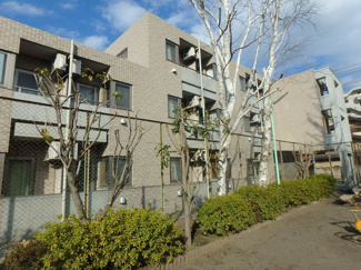 ★南側の公園の緑に癒される住宅街★