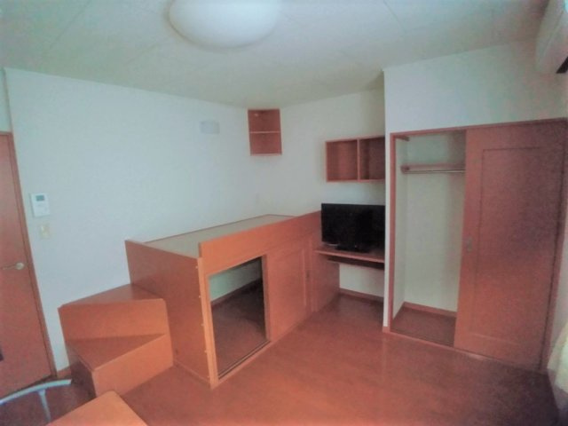 レオパレスアークスペランザの居間・リビング