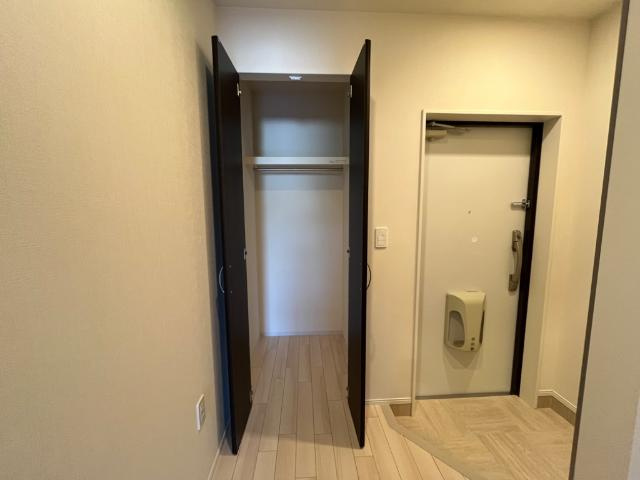 コーポレーヴ高松Ⅱの収納|玄関横収納