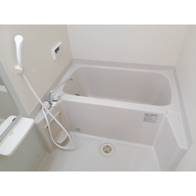 関市倉知のアパートの浴室