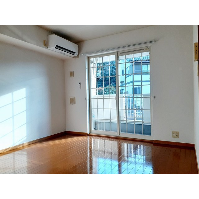 関市倉知のアパートの居間・リビング|LDK