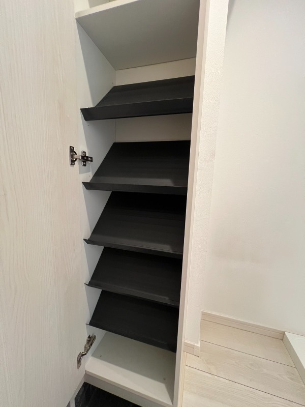 狭山市新狭山２丁目のアパートの収納