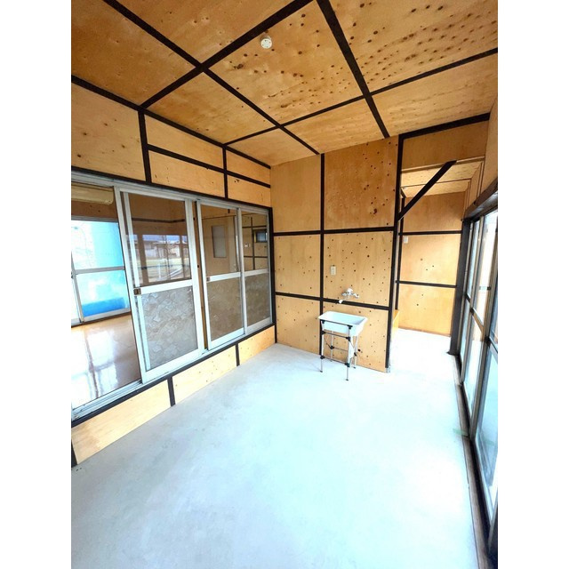 メディアＶ西の内装