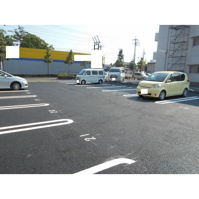 岐阜市本荘西２丁目の駐車場