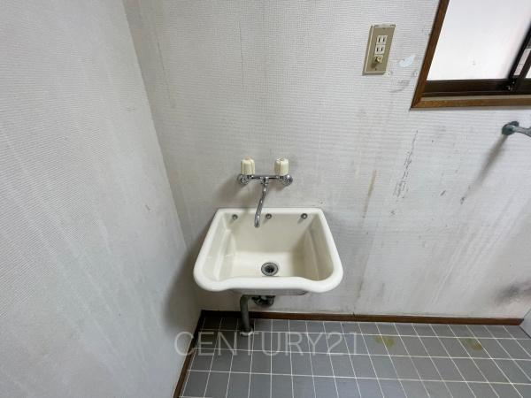 前橋市鶴が谷町中古住宅の独立洗面台