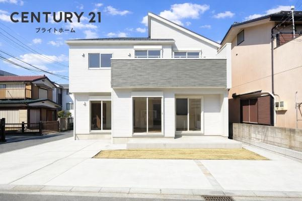 横浜市泉区中田西３丁目の新築一戸建の外観|堂々と完成しました！いつでもご案内可能です！
お車でご自宅まで送迎承ります。