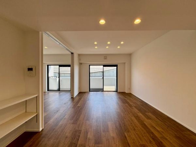 【居間・リビング】 | 【11日(土)・12日(日)室内見学可能】ライフピア草加2 | 広々としたリビングが印象的です♪