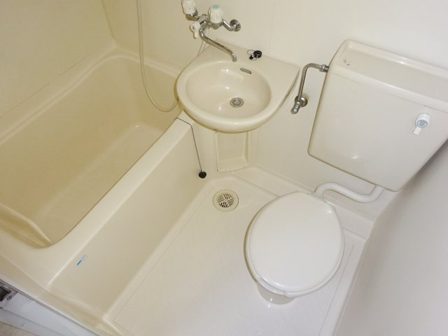 岩上ビルの浴室