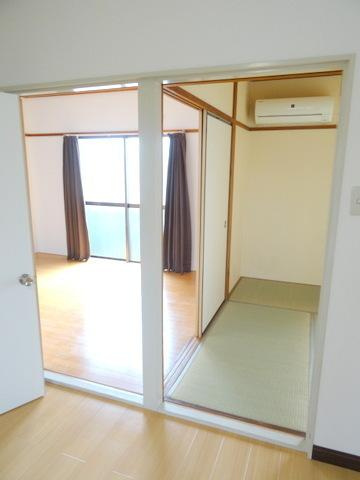 大阪市大正区三軒家西１丁目の賃貸マンションの居間・リビング