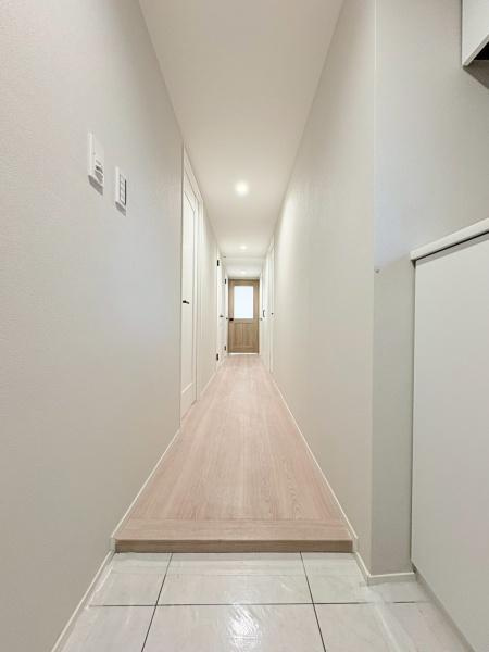 藤和シティホームズ登戸の内装|玄関からみた廊下です！