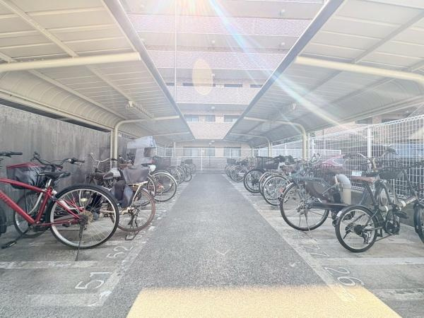 藤和シティホームズ登戸のその他共用部分|屋根付き駐輪場